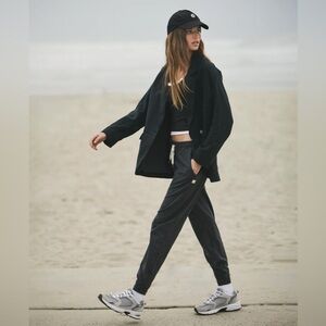 Vuori Performance Jogger Pants Charcoal Heather Color Regular size S